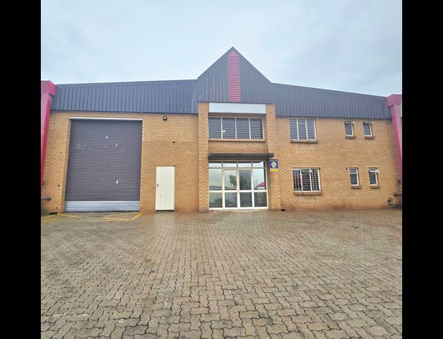 637M² WAREHOUSE TO LET IN KYA SANDS